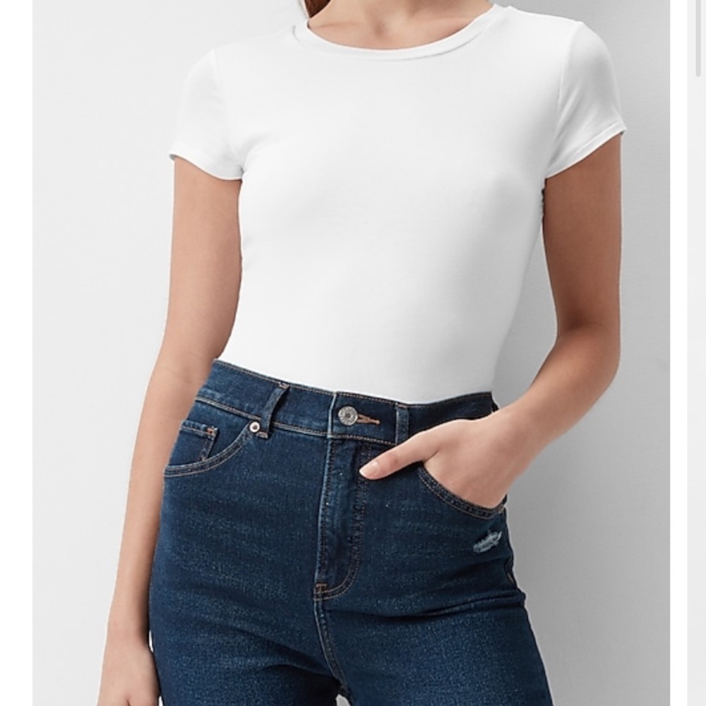 ⭐️3for$15 Express crew neck white T-shirt